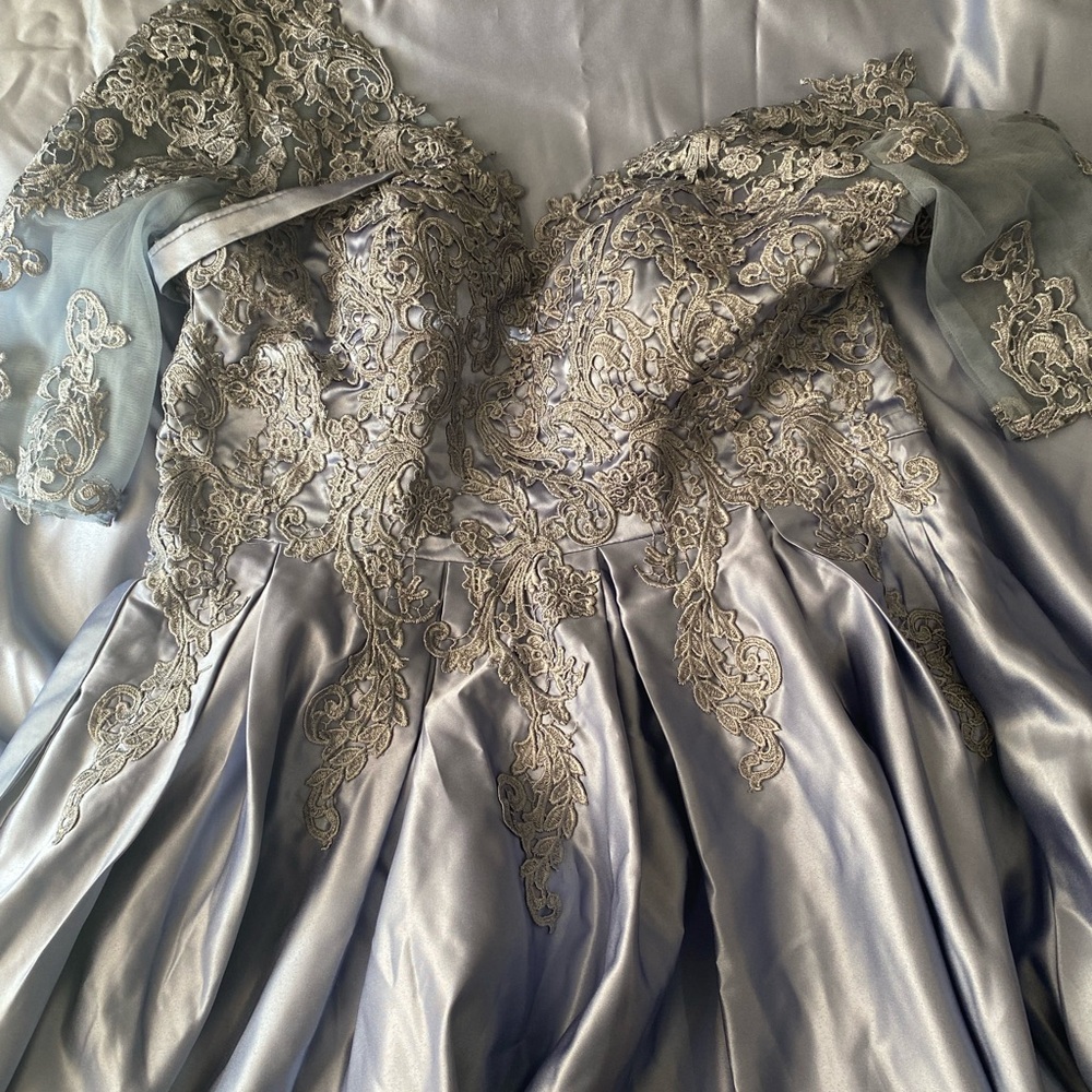 Elegant Lace Evening Gown